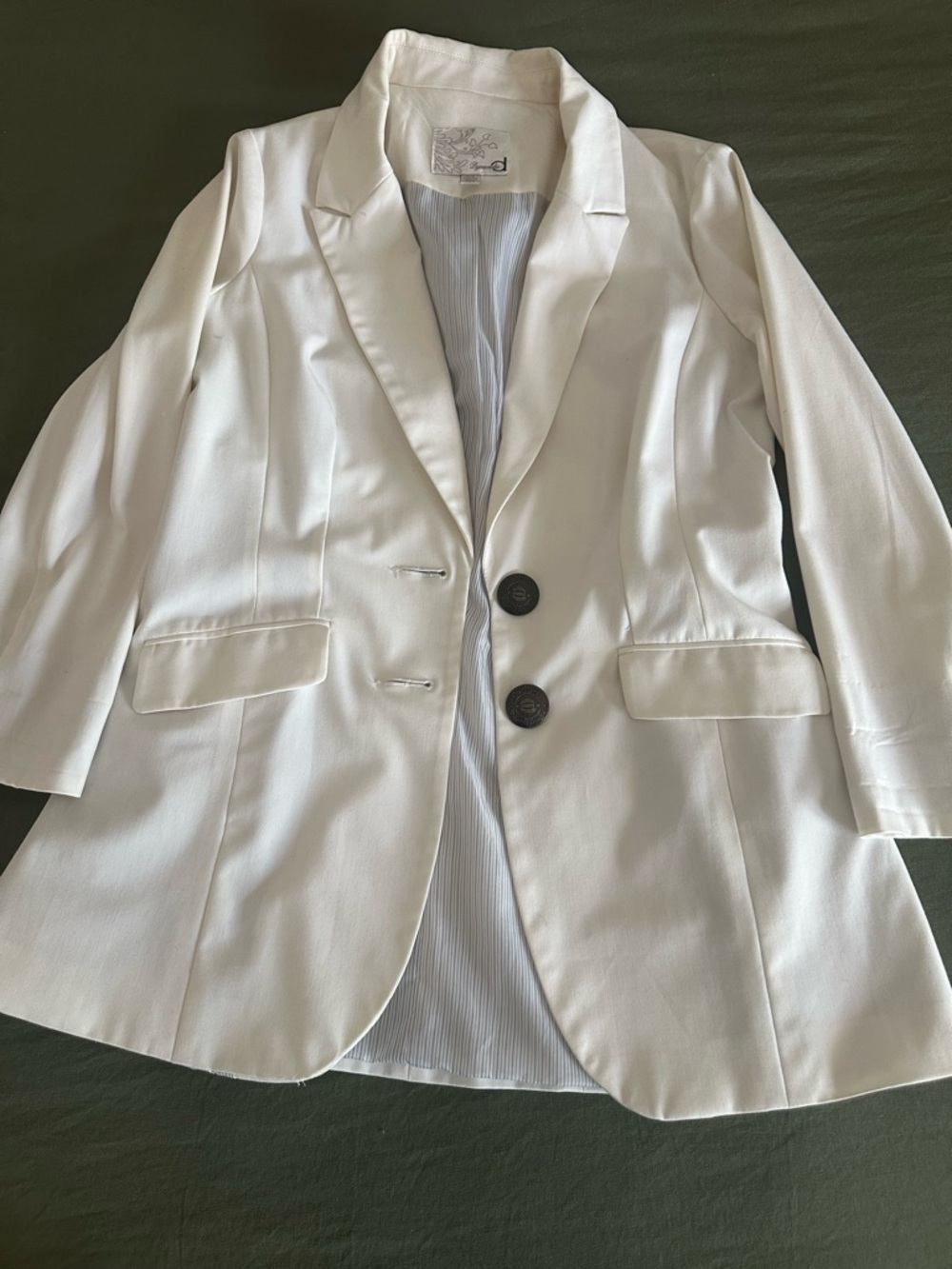 Dynamite White Tailored Two-Button Blazer